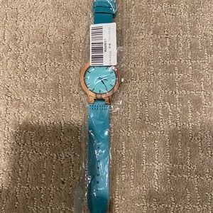 Women’s or men’s wood design watch NEW